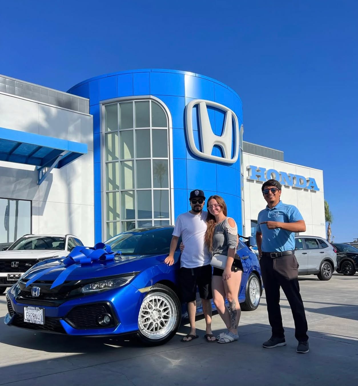 Congratulations to Heather on her purchase of a beautiful 2017 Honda Civic EX at @ballhonda_sd! 🚙🎉

Thank you to Sales Professional Miguel Vargas Jr (@miguelitohondas) for the assistance in getting Heather behind the wheel of her perfect match.

#BallHonda #HondaCivic #MileofCars