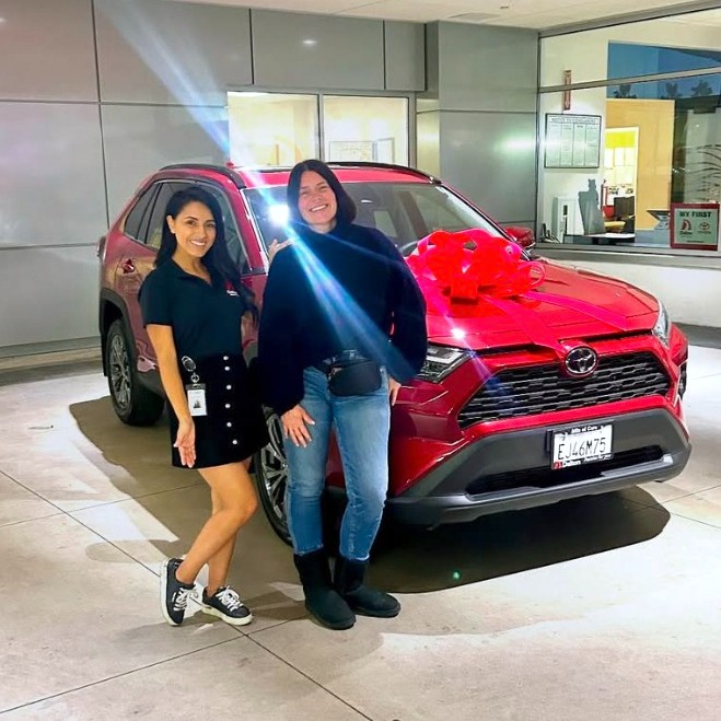 Congrats to Gabrielle on her surprise Black Friday Gift! She had NO CLUE she was getting a BRAND NEW CAR from @toyotadaltonus!

Her husband brought her down to National City from Alpine with the pretext of taking her to a “really good pizza spot.”

A couple slices later, and they were test driving a bright red RAV4! 🍕🚗

Congrats Gabrielle on your brand new RAV4 XLE Premium with all-wheel-drive, and thank you @lianasellscars  for your assistance in getting her behind the wheel!

#MileofCars #DaltonToyota #DaltonToyotaNationalCity #RAV4 #RAV4XLE