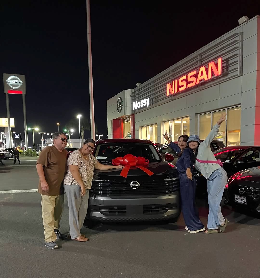 We'd like to congratulate the Polanco family on their new Nissan Kicks!🚘 🎉

Thank you @sold_by_saul for all of your help in finding them the perfect fit at @mossynissannationalcity.

#NissanKicks #MileofCars #MossyNissan #mossynissannationalcity