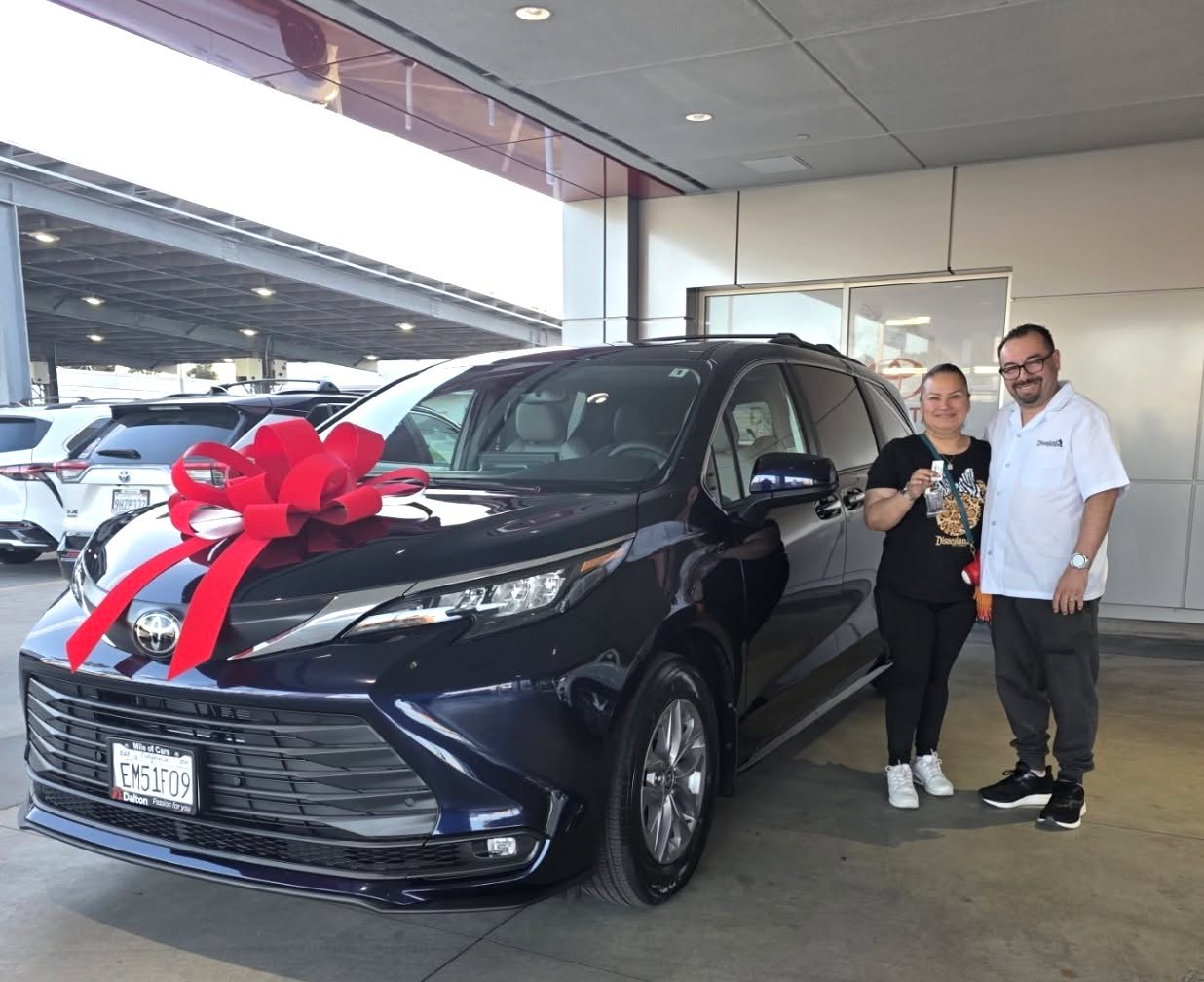 Congrats Ernesto  on your new Sienna XLE from @toyotadaltonus! The extra space and gas savings are going to be a game changer! 🚘

Thank you @toyotawithjose for all of your assistance in finding the perfect fit.

#DaltonToyota #ToyotaSienna #toyotasiennaxle #mileofcars