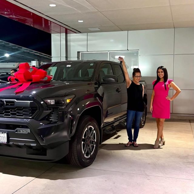 Short girl. Big truck 💅🛻

Congrats on your new ride from @toyotadaltonus, Dora!

Shout out to Sales Professional @lianasellscars for helping her find her perfect fit!

#MileofCars #DaltonToyota