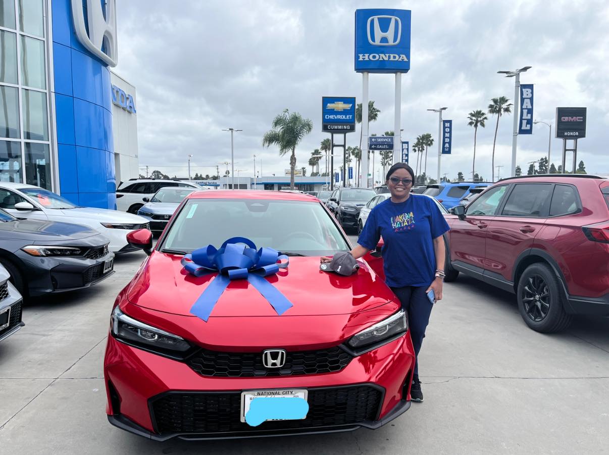 Congratulations to Liza on her first Honda from @ballhonda_sd here on the Mile! 

Salesman Oscar helped her into a beautiful brand new 2026 Honda Civic LX 🚘🎉

#ballautogroup #BallHonda #MileofCars #hondacivic #2026HondaCivicLX