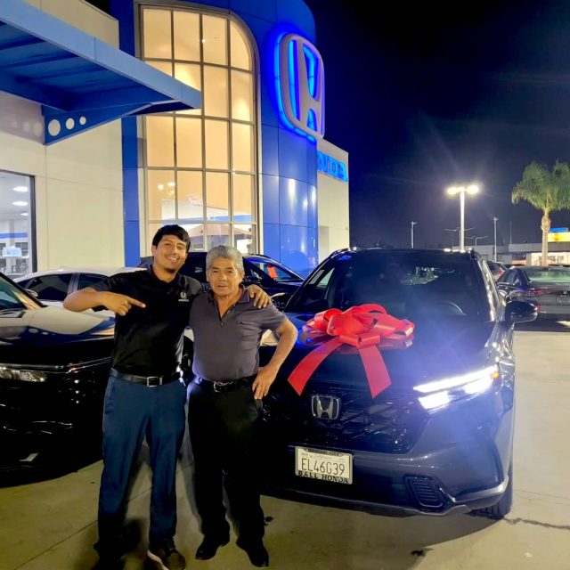 We ♥️ our repeat customers! Mr. Atanacio upgraded ⬆️ the last CRV he got on the Mile to a new 2026 CRV Hybrid Sport, saving him money at the gas pump ⛽️💵

Come upgrade to a hybrid and join the @ballhonda_sd family here on the Mile!

#MileofCars #BallHonda #HondaCRV #hybridvehicles @miguelitohondas