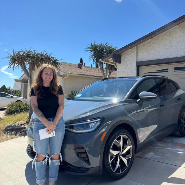 Big congrats to Casey on the 2023 Volkswagen ID.4 from @nationalcityvw! It's quiet, quick, and ready to cruise past the gas station for good ⛽️🚫

Welcome to the EV life, Casey! ⚡

#Volkswagen #VWID4 #volkswagenelectricvehicle #MileofCars