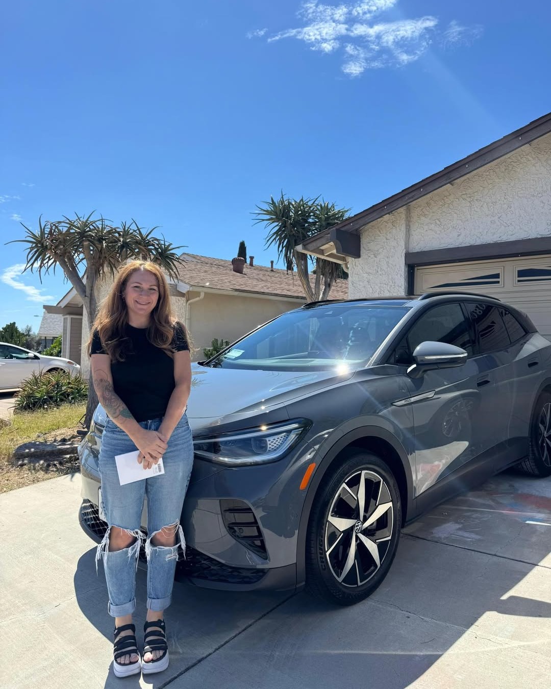 Big congrats to Casey on the 2023 Volkswagen ID.4 from @nationalcityvw! It's quiet, quick, and ready to cruise past the gas station for good ⛽️🚫

Welcome to the EV life, Casey! ⚡

#Volkswagen #VWID4 #volkswagenelectricvehicle #MileofCars