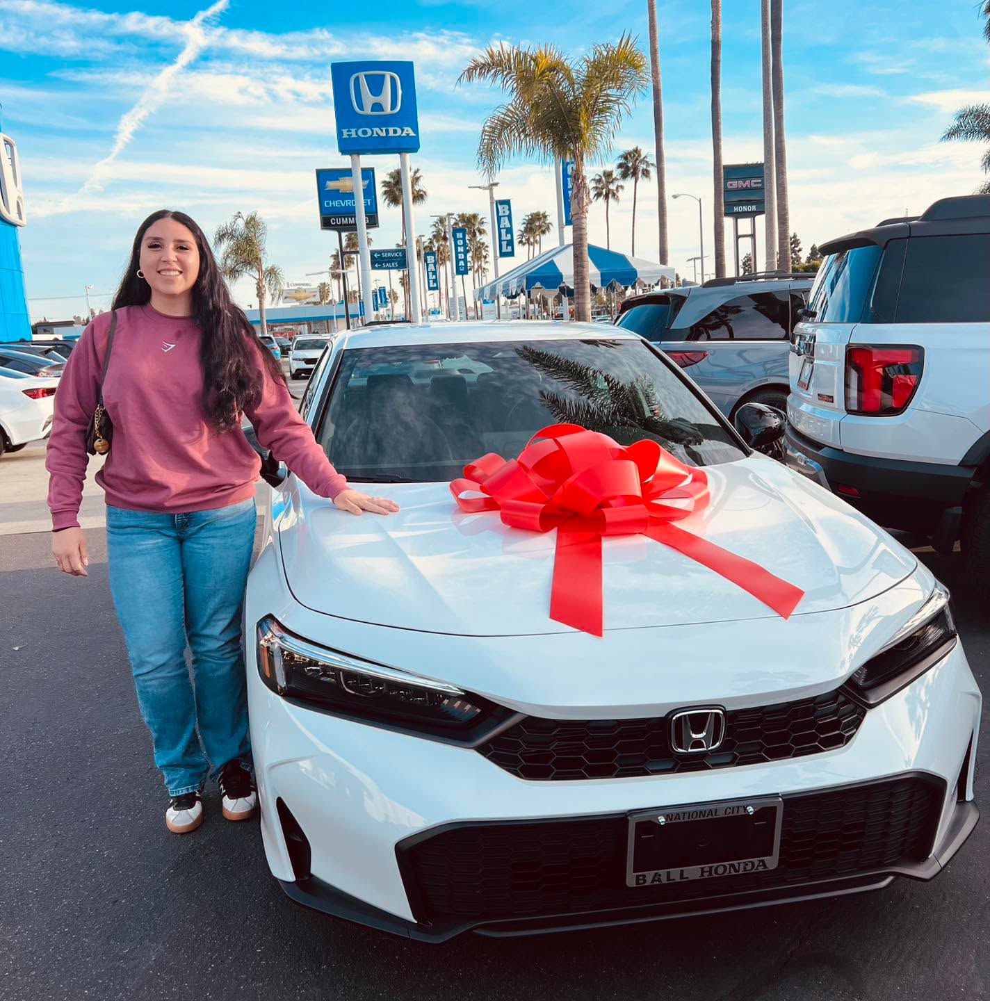 Big congratulations to Laura on her brand new 2026 Honda Civic Sport! 🎉🚗

Another happy customer driving off from @ballhonda_sd with Ricardo Padilla making the experience smooth from start to finish. Enjoy every mile, Laura!

#BallHonda #HondaCivic #HondaCivicSport #MileofCars