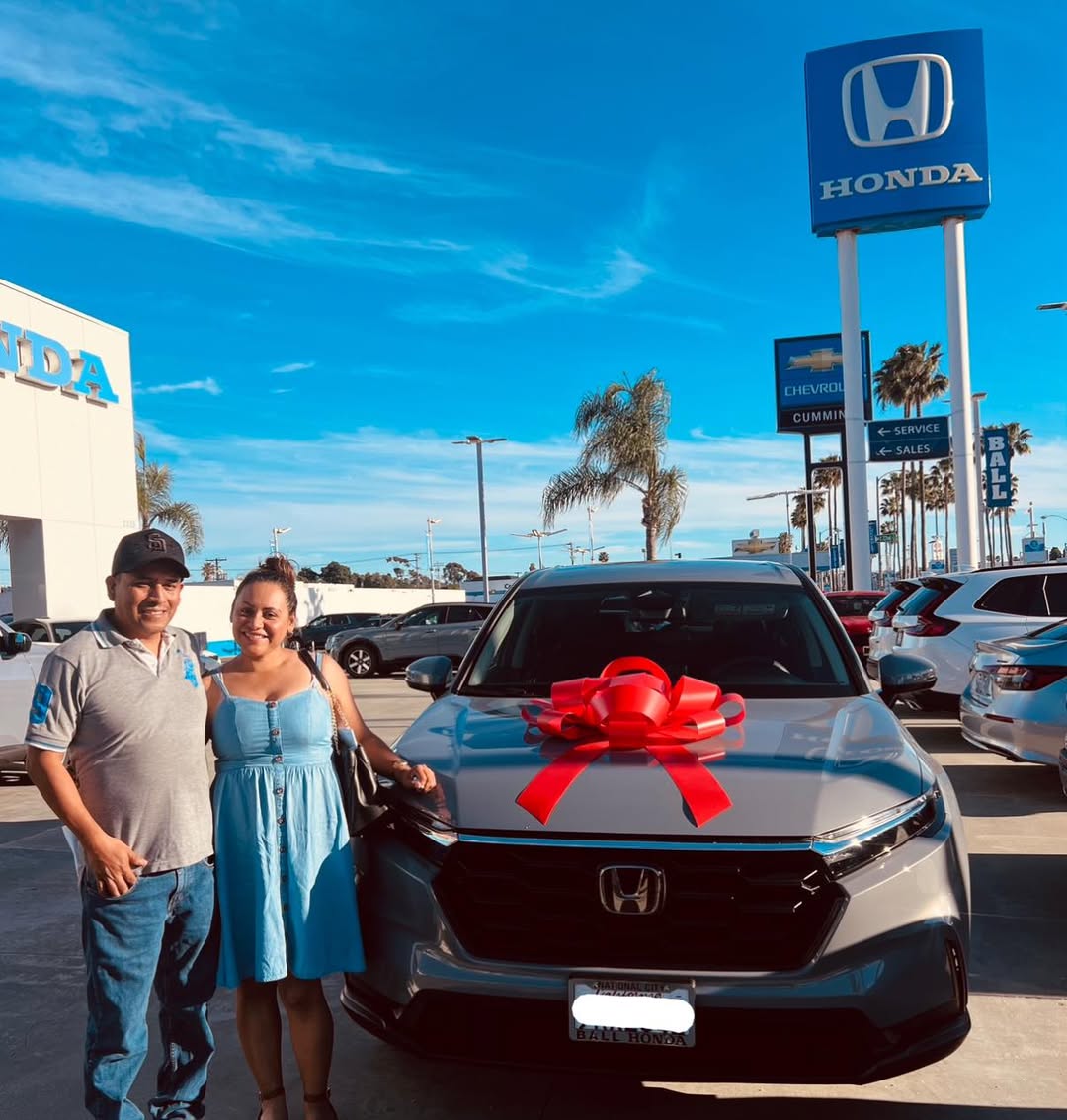 We'd like to congratulate Maricela on her Certified Pre-Owned 2025 Honda CR-V 🎉🚗

Enjoy your SUV from @ballhonda_sd!

#BallHonda #HondaCRV #CertifiedPreOwned #MileofCars