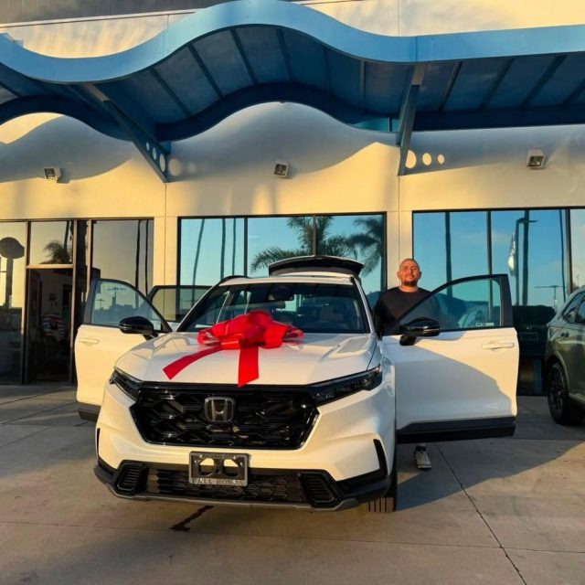Congratulations to Leo on his new 2026 Honda CR-V Hybrid Sport! 🚙🎉 

Huge shoutout to Jose for taking great care of Leo throughout the whole process.

Enjoy the new CR-V and welcome to the @ballhonda_sd  family! 🙌

#BallHonda #HondaCRV #CRVHybrid #BallHonda #MileofCars